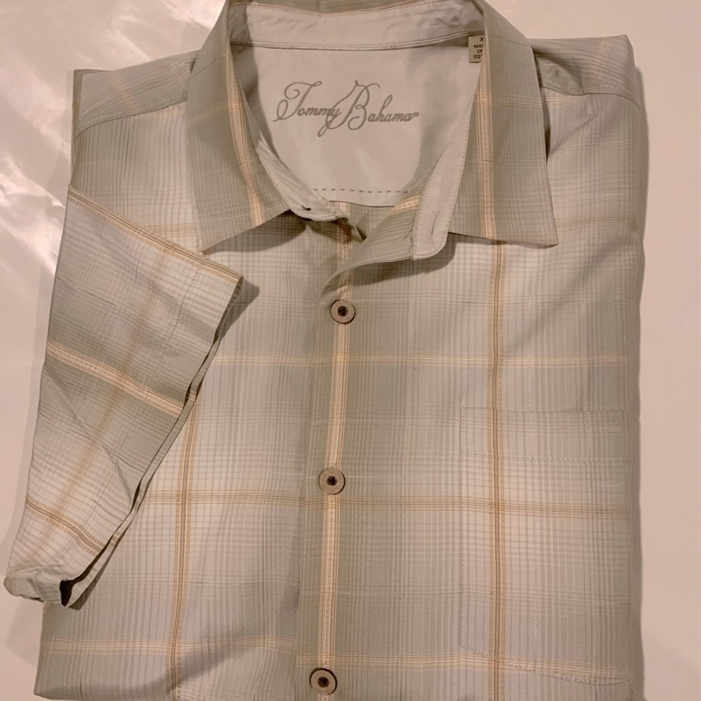 ❗️💲SALE💲❗️Tommy Bahama camp shirt NWOT - Picture 2 of 5